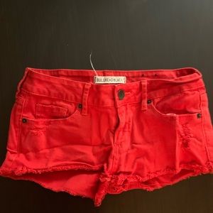 RED DENIM SHORT
